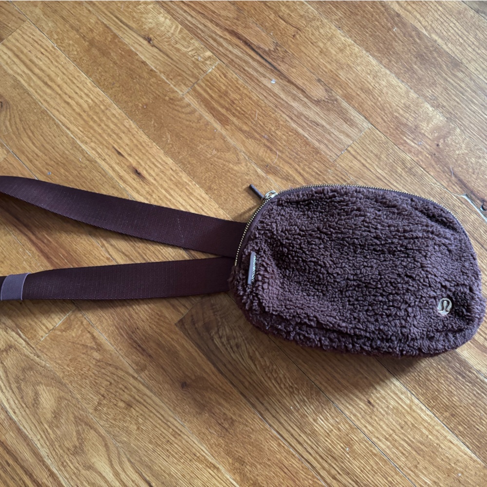 Lululemon crossbody purse
